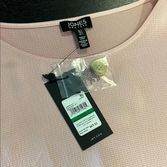 JONES NEW YORK Hammered Satin Crew Neck Short Sleeve Side Button Blouse - Picture 10 of 13